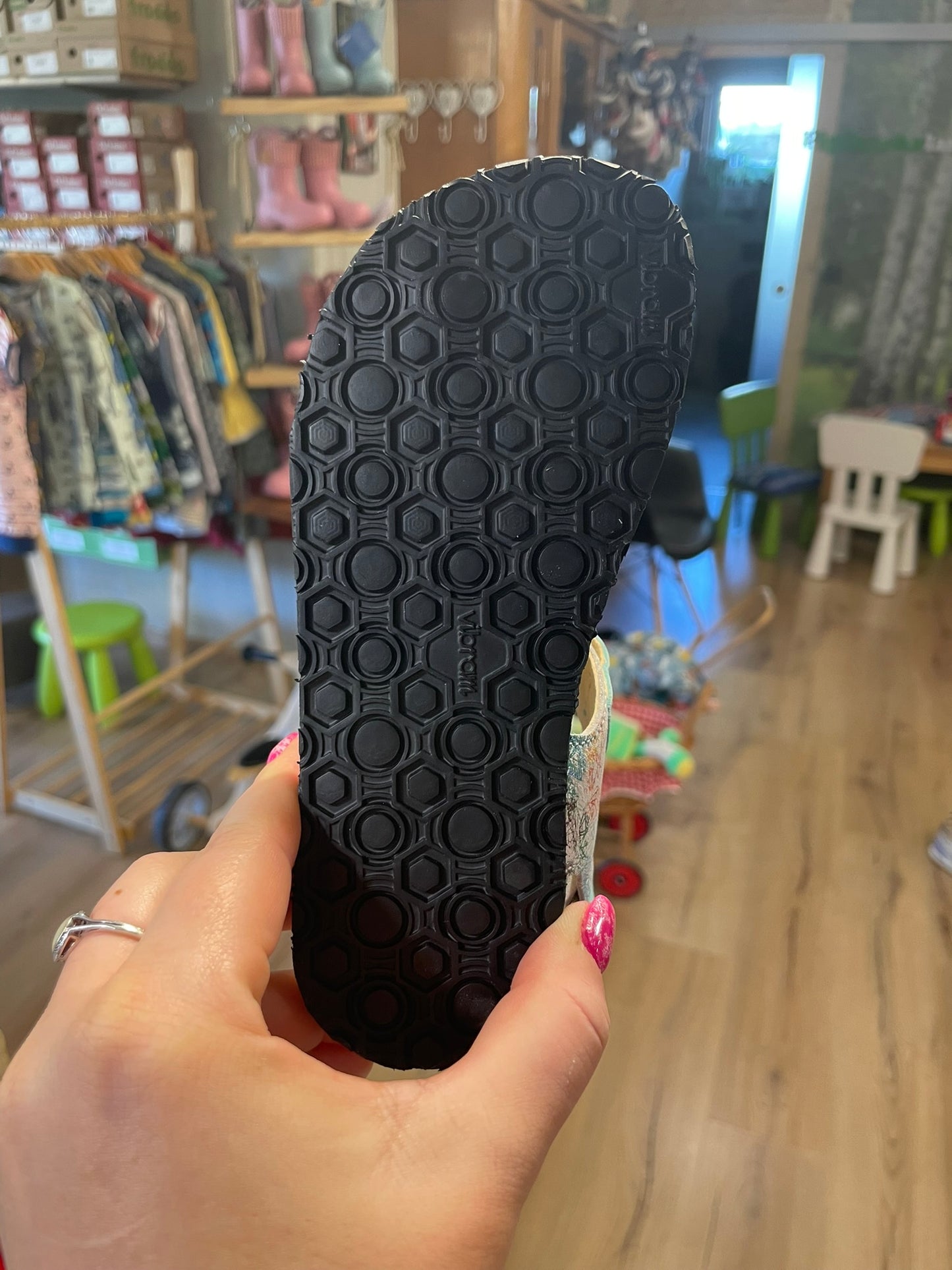 Koel Barefoot Abriana Fantasy