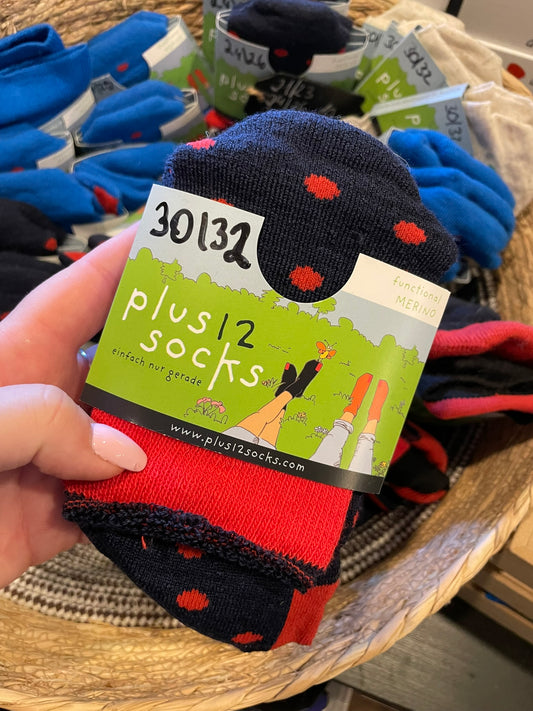 Plus12socks mit Wolle Punkte